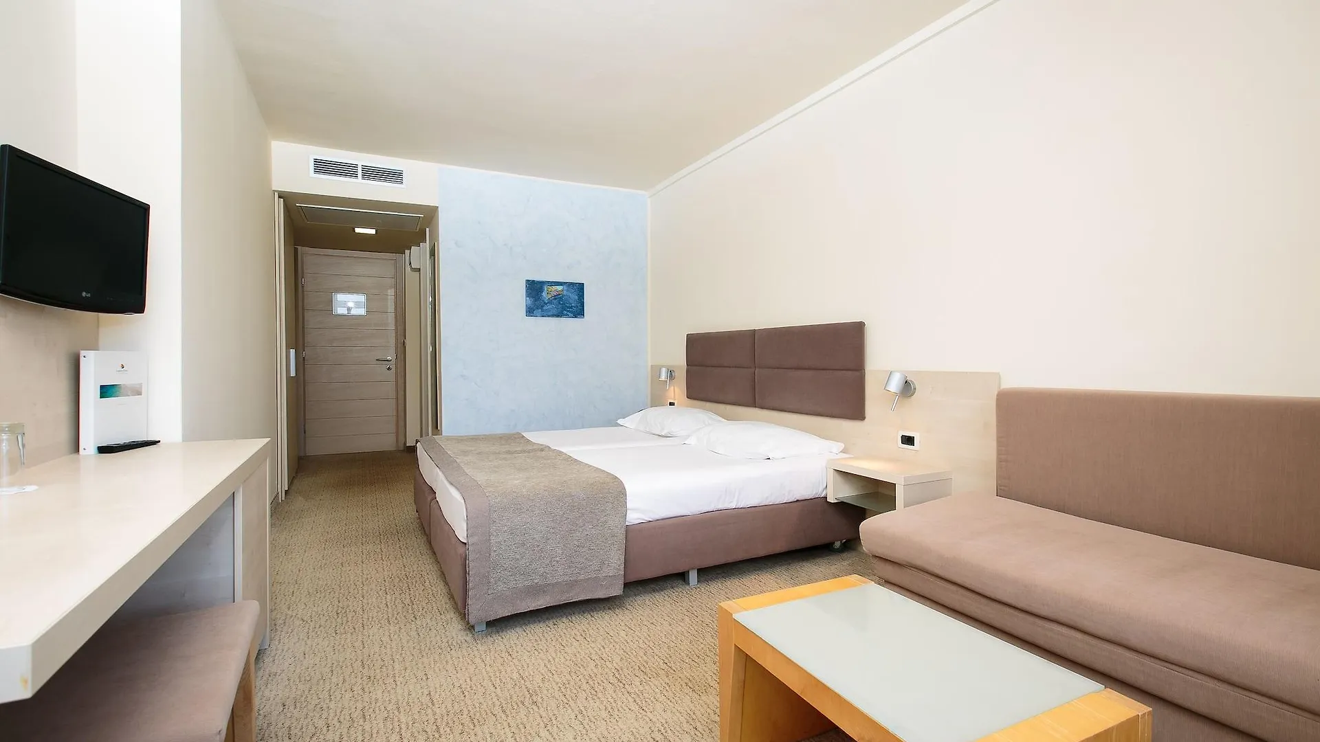 Hotel Mediteran Plava Laguna Пореч 3*,